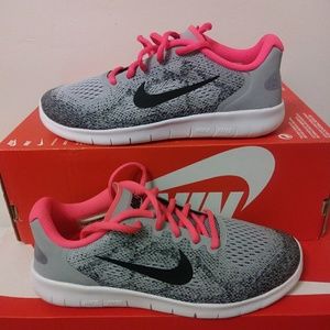 Kid's Size 6.5Y Nike Free Run